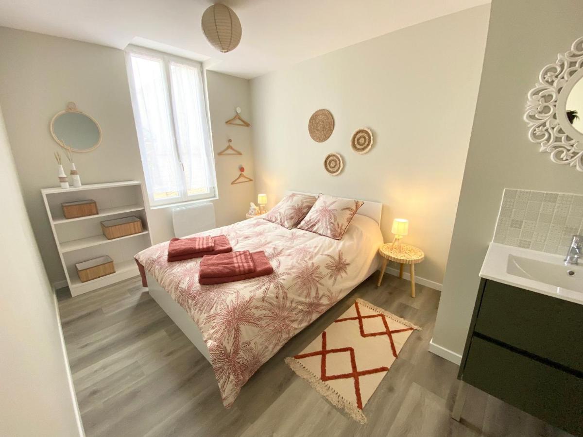 Charmante Maison Avec Cour Privative คอญญัก ภายนอก รูปภาพ